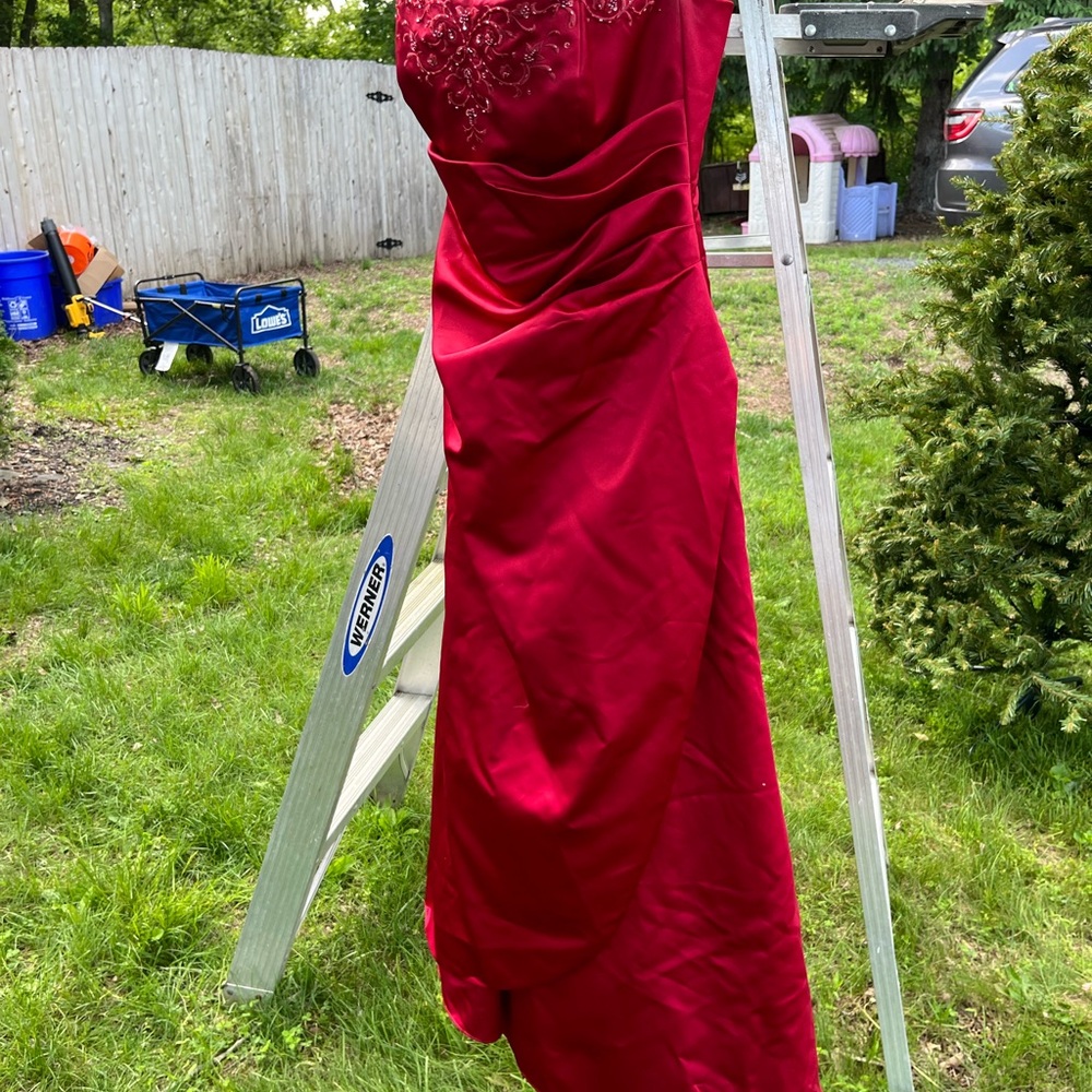 David's Bridal Red Ruched Sweetheart Prom Gown